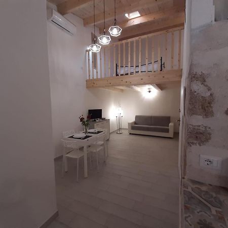 Nice Apt In A Street In Old Town Alghero Bagian luar foto