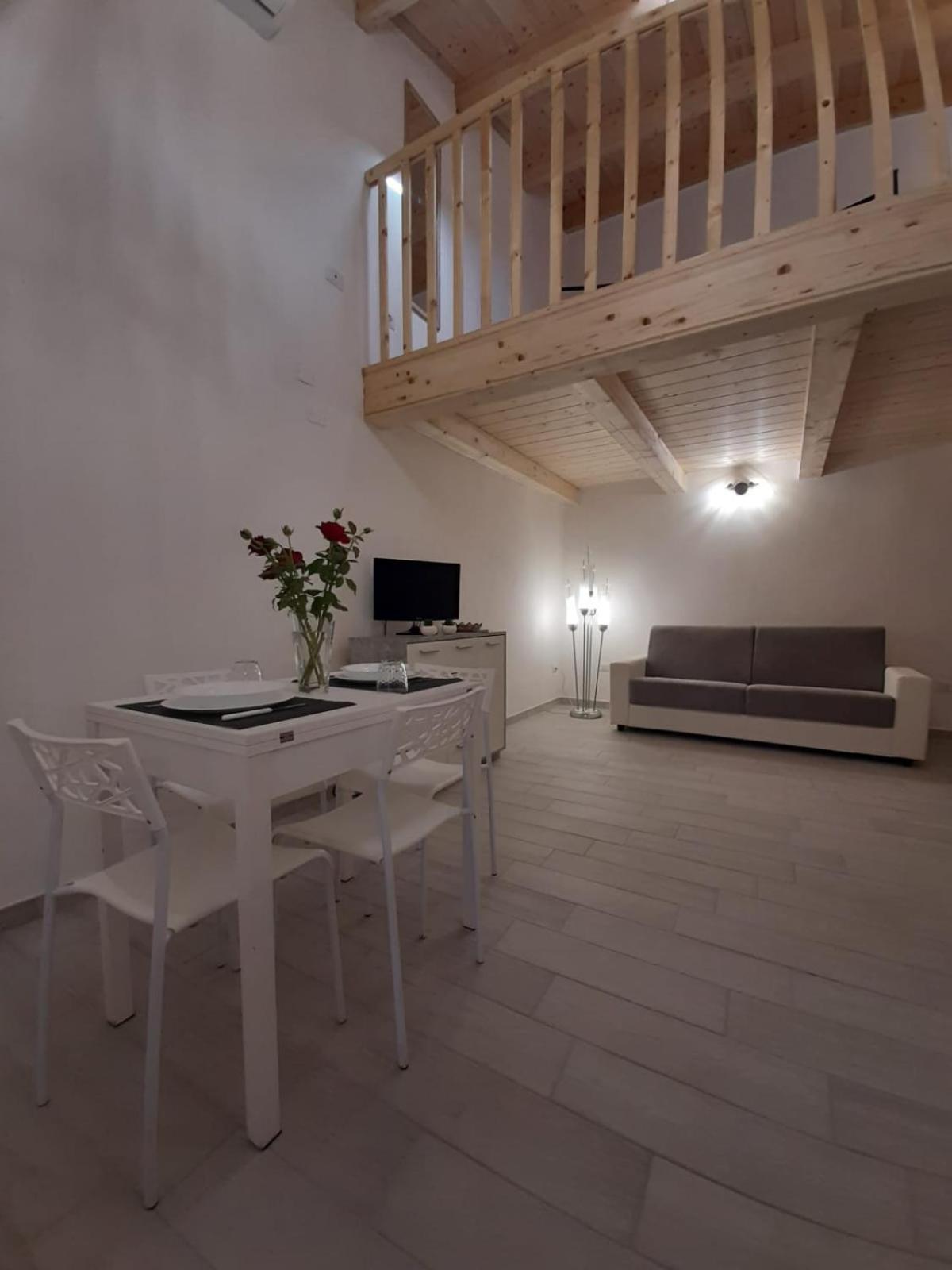 Nice Apt In A Street In Old Town Alghero Bagian luar foto