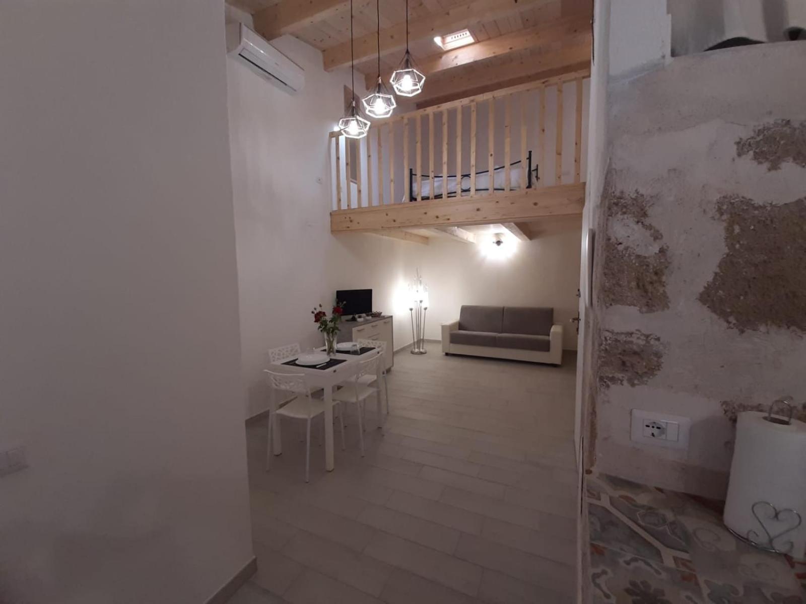 Nice Apt In A Street In Old Town Alghero Bagian luar foto